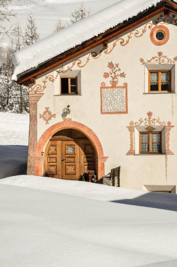 Chasa Curtins Lägenhet Valchava Exteriör bild